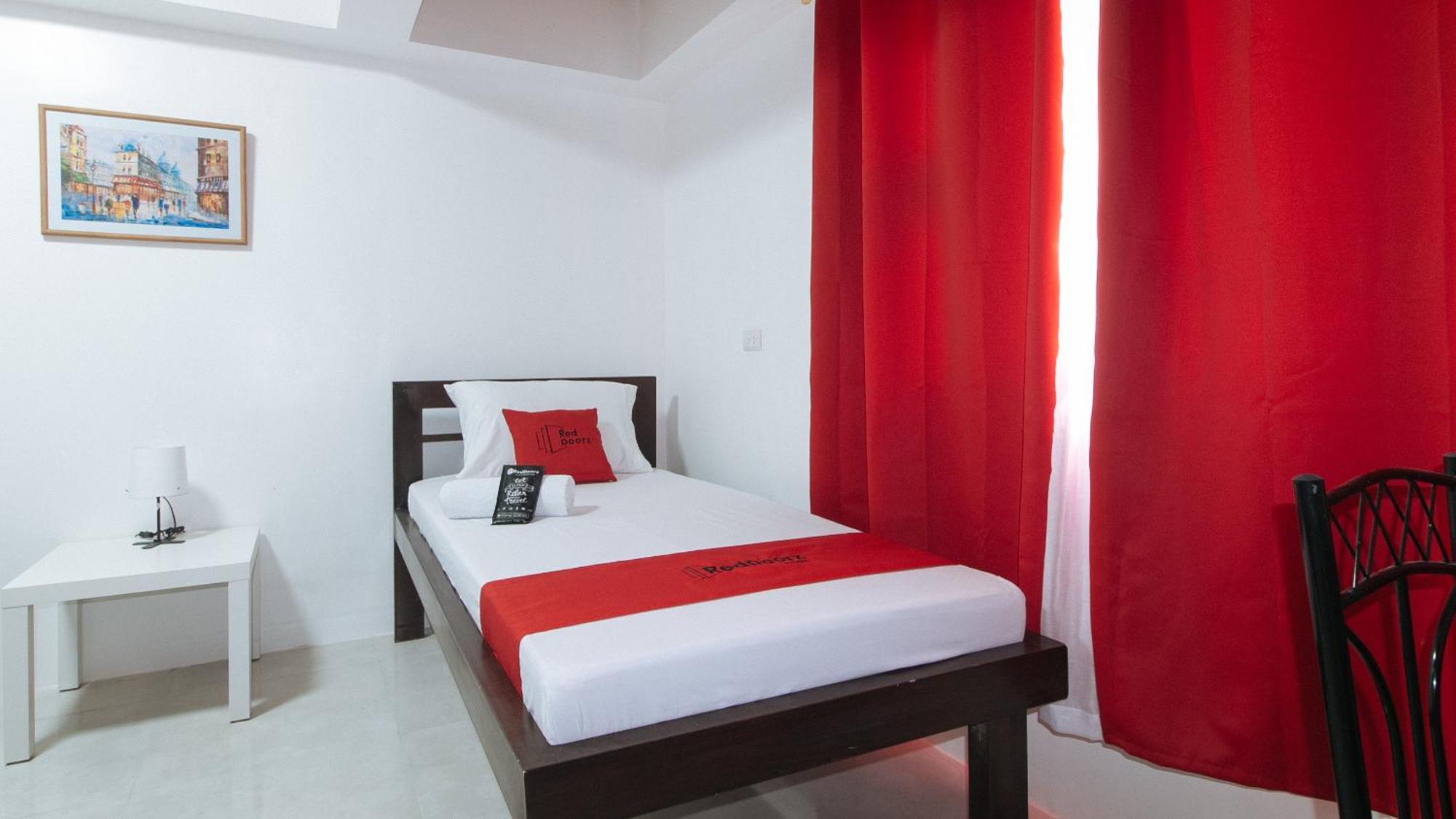 Reddoorz Near Ust Sampaloc Manila Hotel Exterior photo
