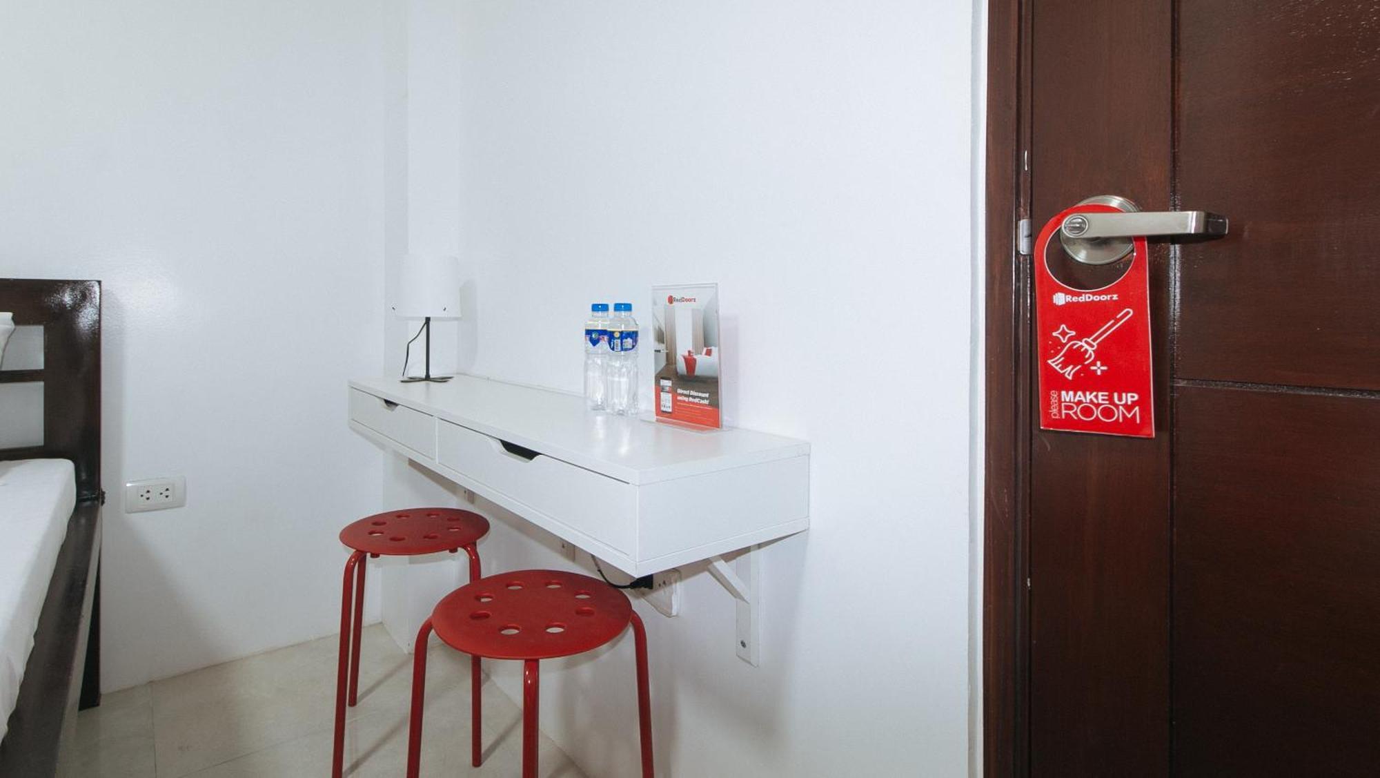 Reddoorz Near Ust Sampaloc Manila Hotel Exterior photo